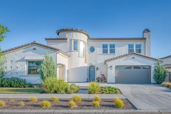 Madera, CA 93636,924 Orchard Hills RD