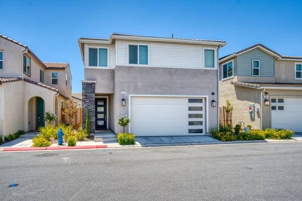 212 Arbor DR, Madera, CA 93636