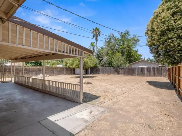 Fresno, CA 93703,2135 Arden DR