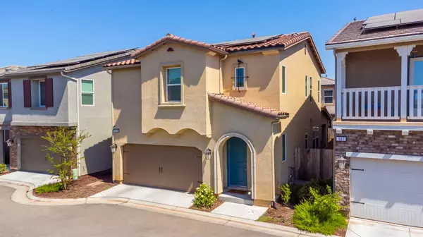 Madera, CA 93636,915 Winchell WAY
