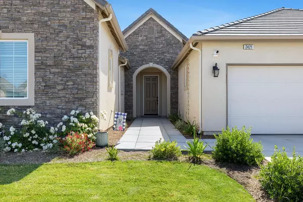 Hanford, CA 93230,2421 N Cabrenet PL