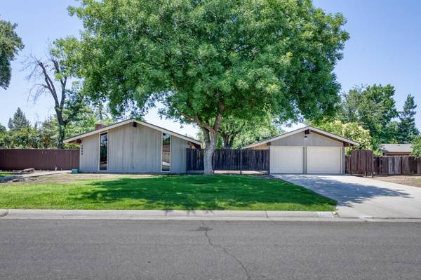 1904 S Fairway AVE, Fresno, CA 93727