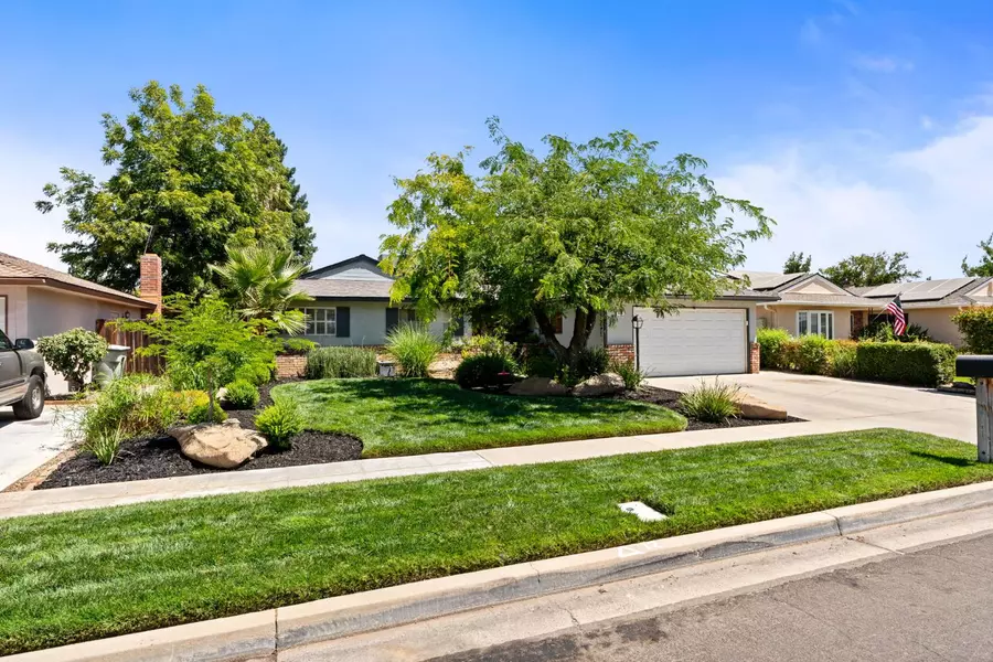 2344 E Menlo AVE, Fresno, CA 93710