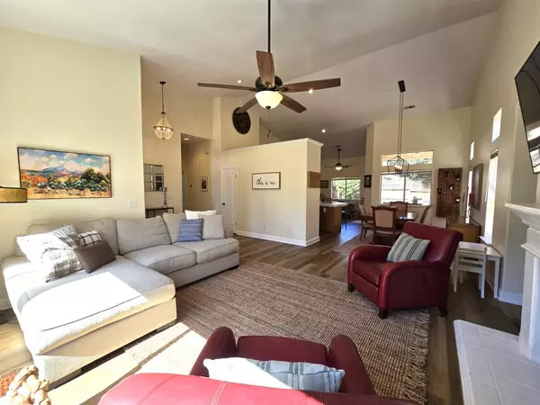 Clovis, CA 93611,857 Coventry AVE