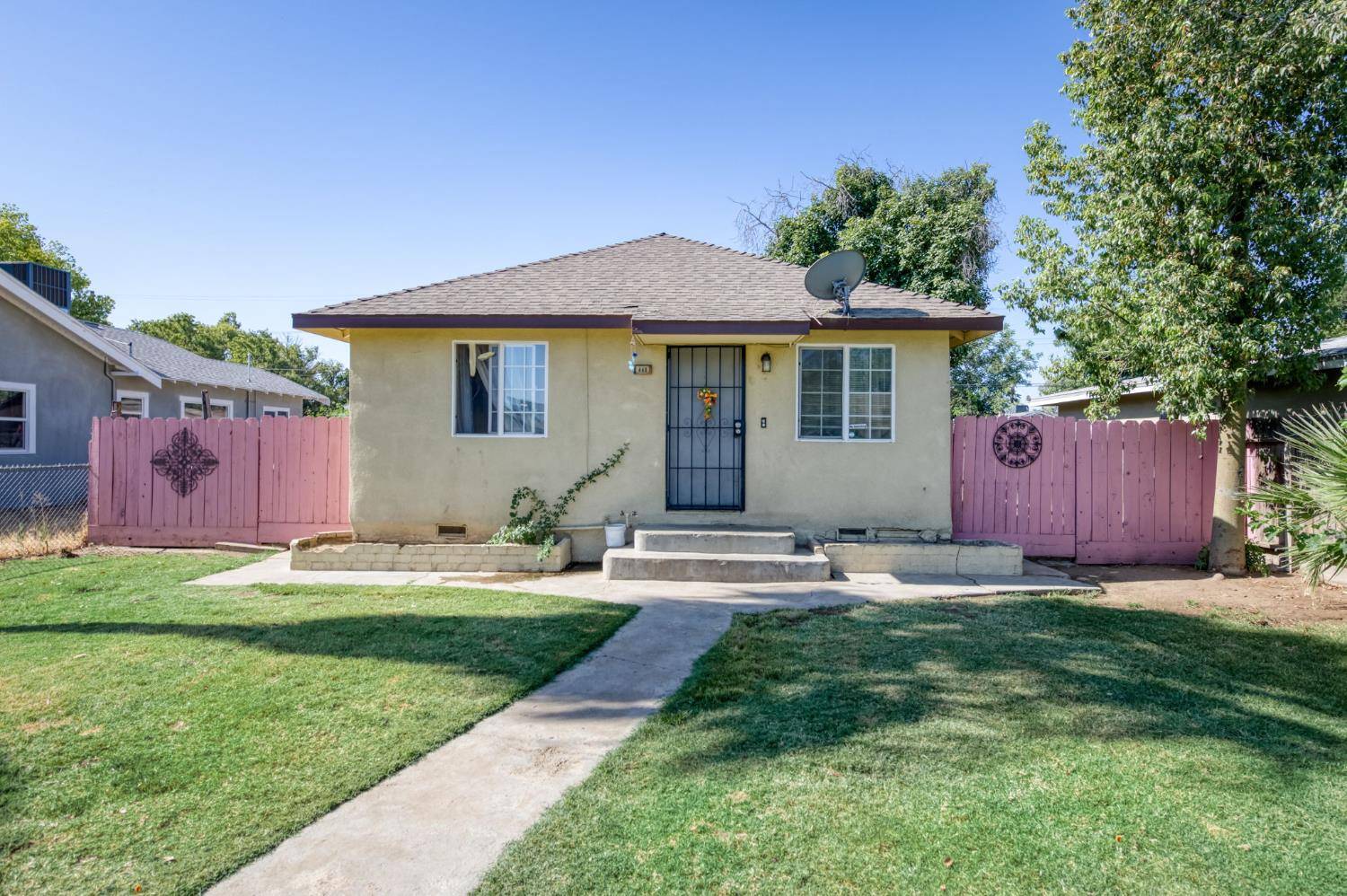 448 E Tuolumne ST, Fresno, CA 93706