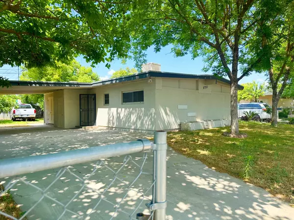 Fresno, CA 93726,2723 E Lansing WAY
