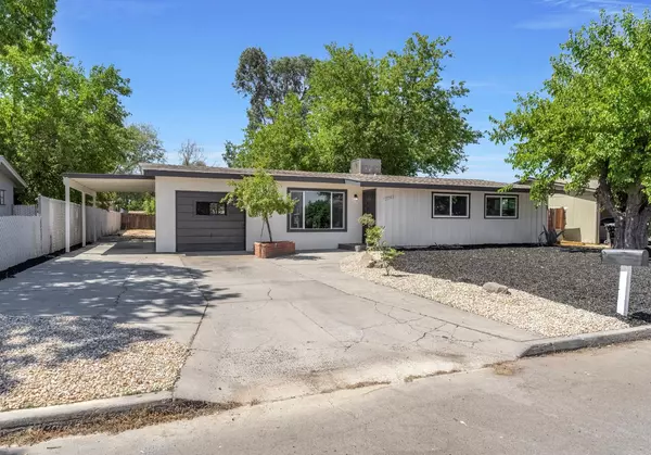 27208 Saunders RD, Madera, CA 93637