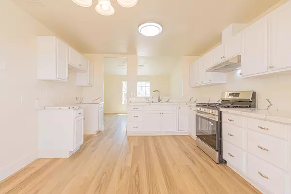 San Joaquin, CA 93660,22052 Arizona AVE