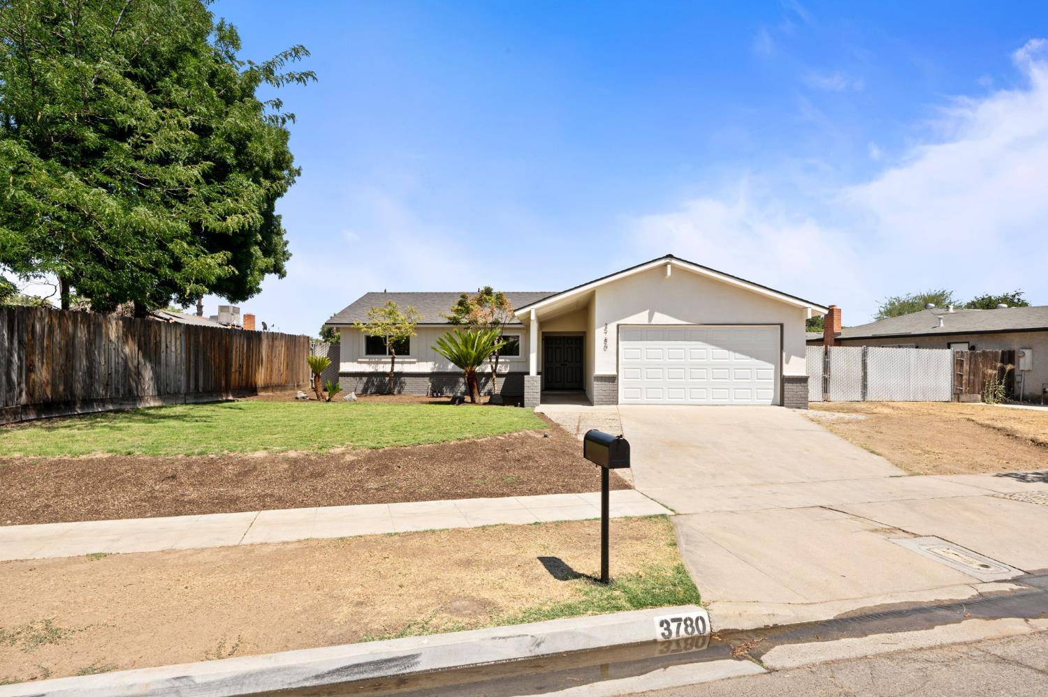 Fresno, CA 93727,3780 N Claremont AVE