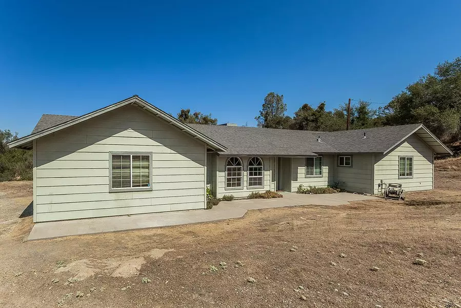 44086 Limestone CT, Coarsegold, CA 93614