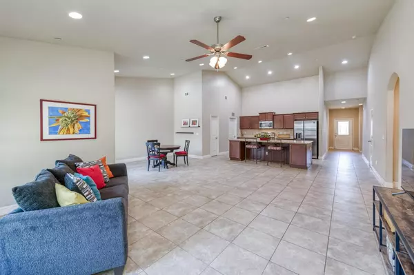 Fresno, CA 93722,6808 W Lucas DR