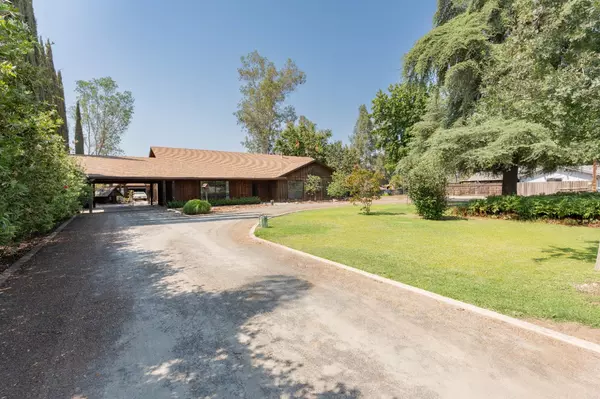 6583 De Woody AVE, Laton, CA 93242