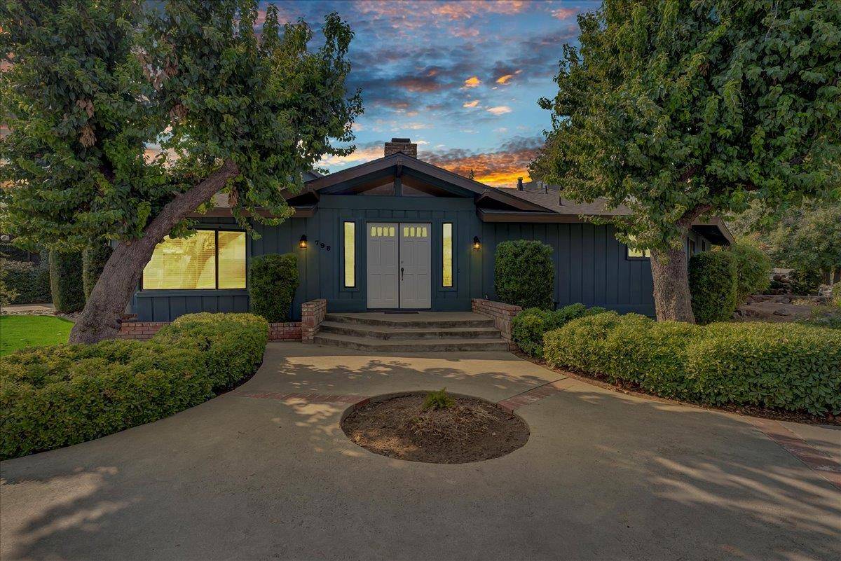 Woodlake, CA 93286,798 N Pepper ST