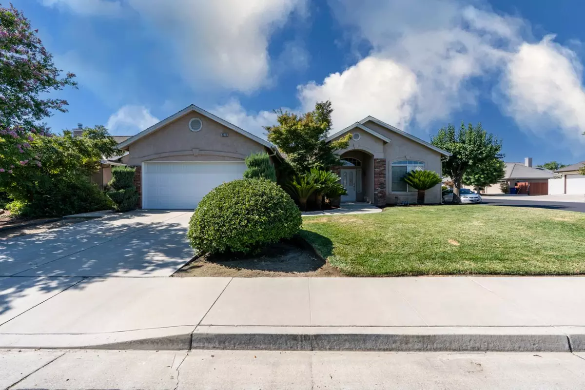 Kingsburg, CA 93631,2212 Howard