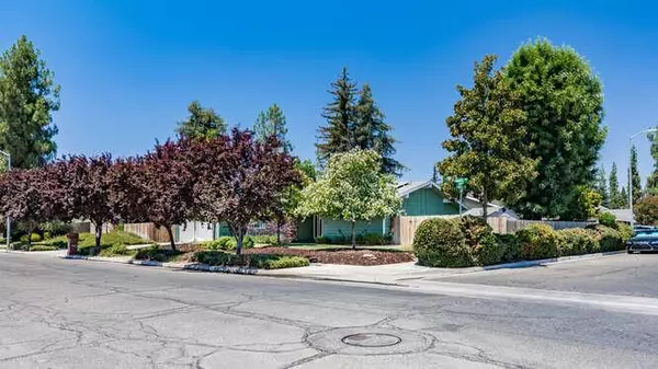 Fresno, CA 93711,3644 W Magill AVE