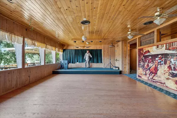 Oakhurst, CA 93644,42155 Highway 41