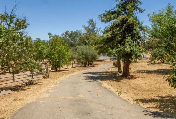 Yokuts Valley, CA 93675,31995 Tumbleweed LN