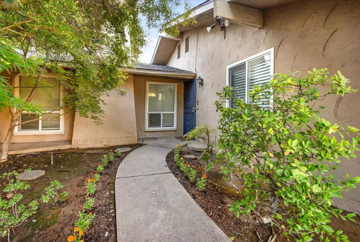 Fresno, CA 93711,5740 N West AVE #107
