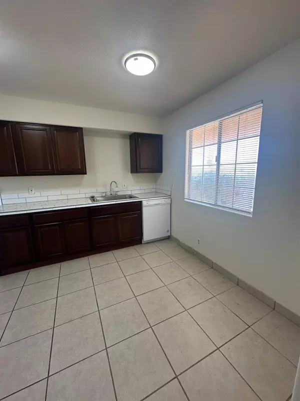Fresno, CA 93726,4795 E Ashlan AVE #103