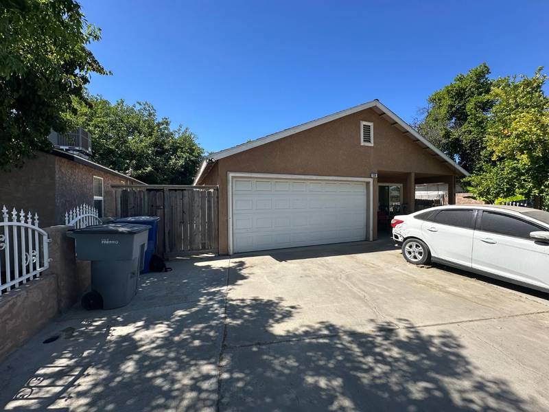 1134 E Princeton AVE, Fresno, CA 93704