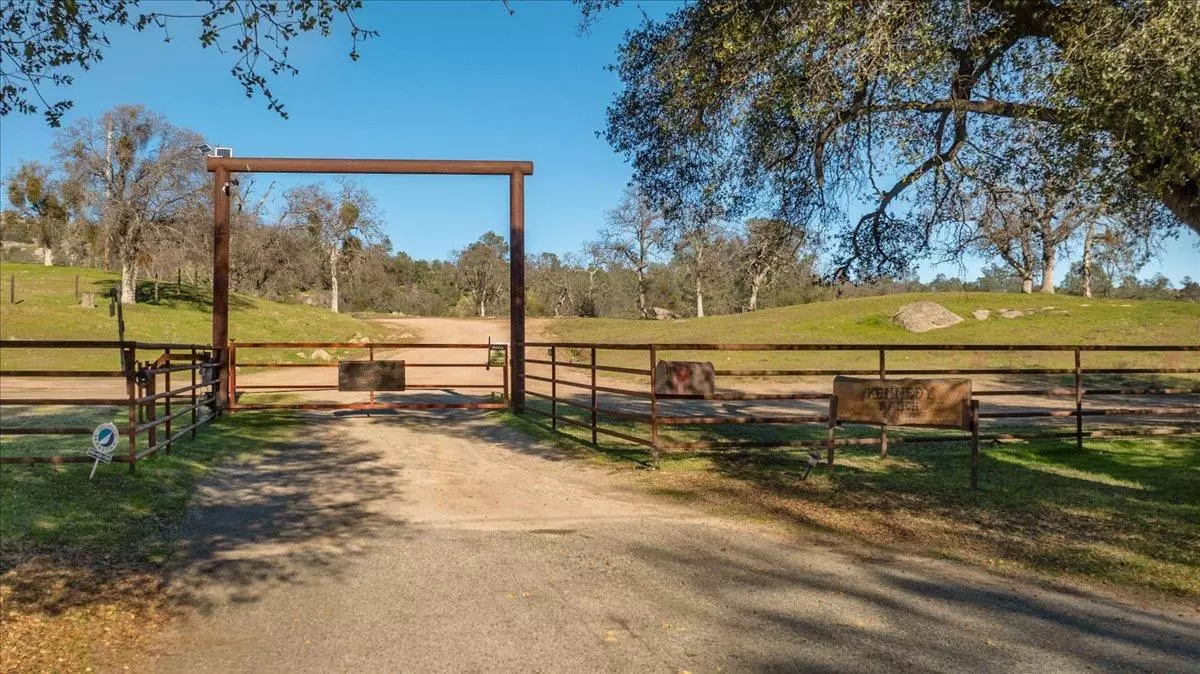 Coarsegold, CA 93614,29296 Grapevine