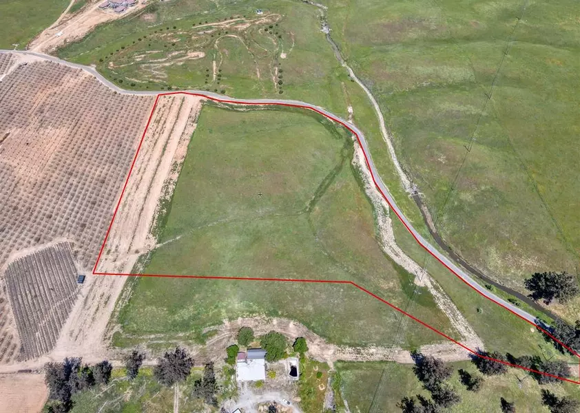 12877 N Auberry RD, Clovis, CA 93619