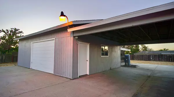 Fresno, CA 93722,4694 W Shields AVE