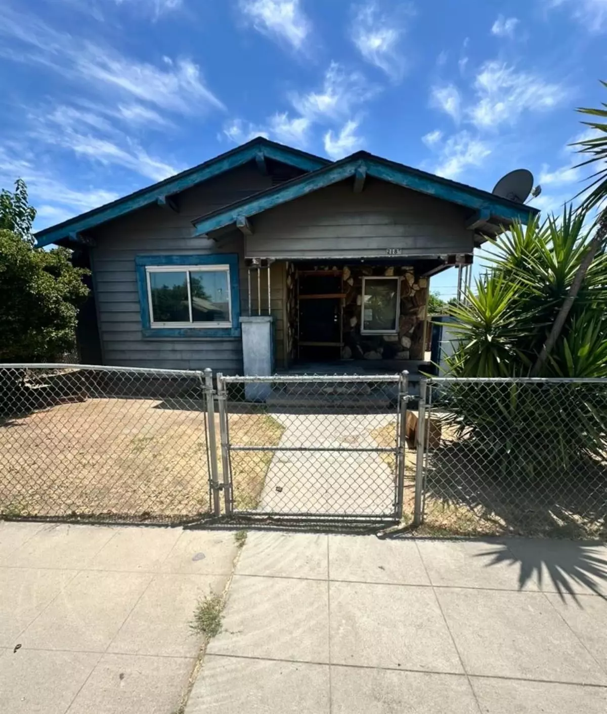 Fresno, CA 93706,2185 S Holly AVE