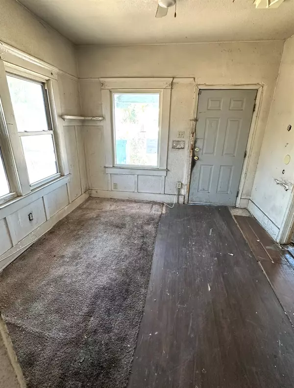 Fresno, CA 93706,2185 S Holly AVE