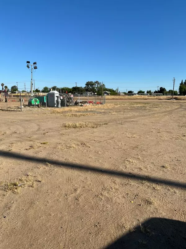 Fresno, CA 93706,437 W Cesar Chavez