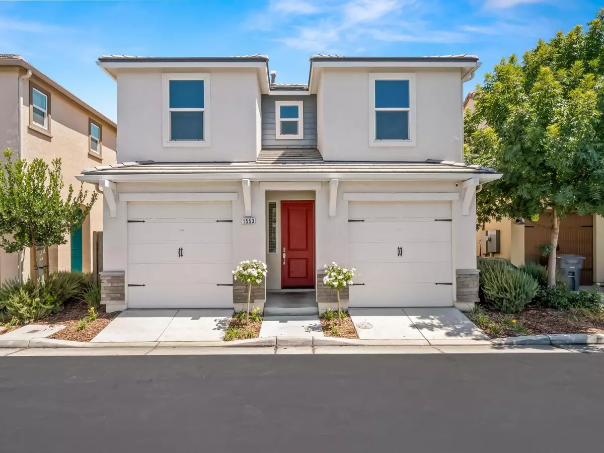 Clovis, CA 93619,1553 Enlightened WAY