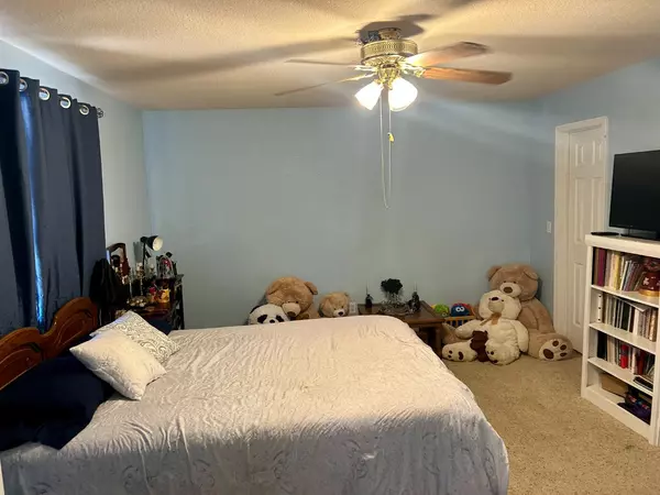 Fresno, CA 93722,6324 N Wheeler