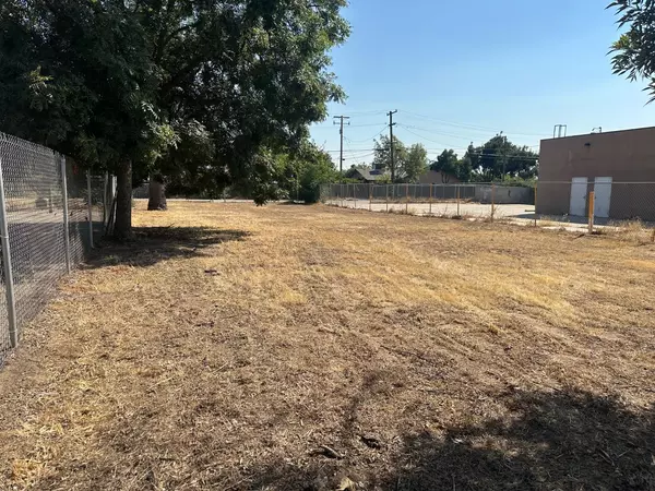 Orange Cove, CA 93646,1217 Park BLVD