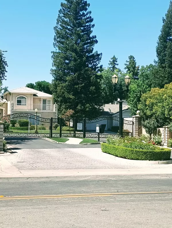 Fresno, CA 93730,10738 N Seal Cove