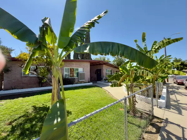 4318 E Fairfax AVE, Fresno, CA 93703