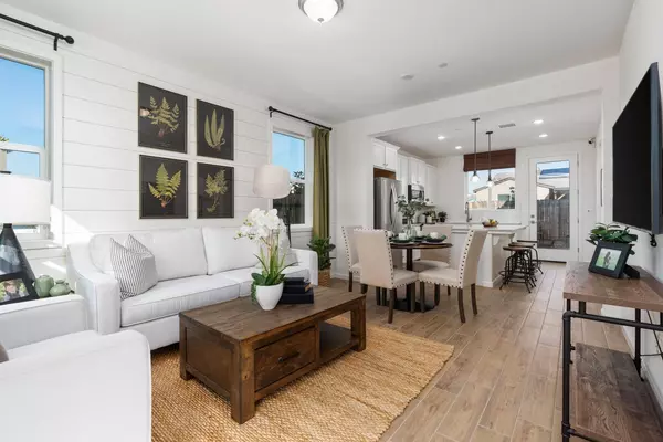 Fresno, CA 93727,6576 E Clingstone DR