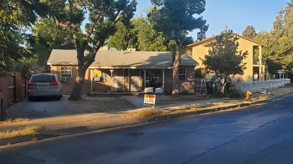 137 E Sycamore ST, Madera, CA 93638