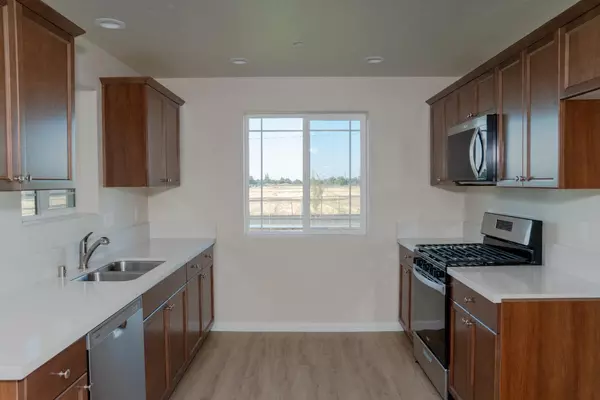 Fresno, CA 93706,78 E Geary ST