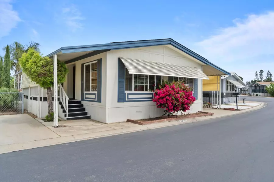 1001 Sylmar AVE #256, Clovis, CA 93612