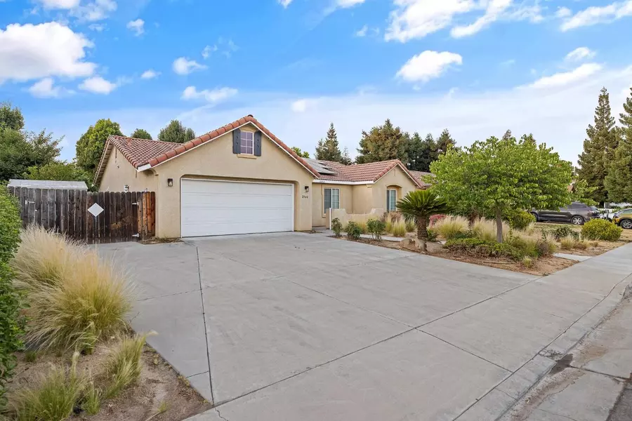 2540 E Seeger AVE, Visalia, CA 93292