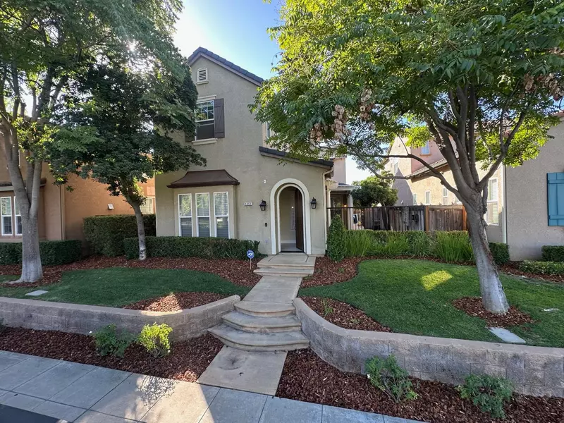 3852 Harlan Ranch BLVD, Clovis, CA 93619