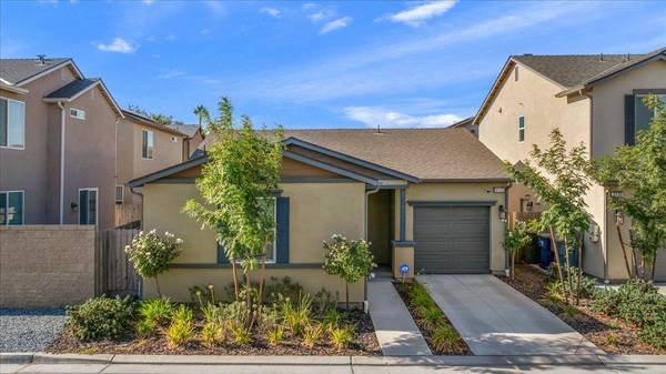 6125 W Willis AVE, Fresno, CA 93723