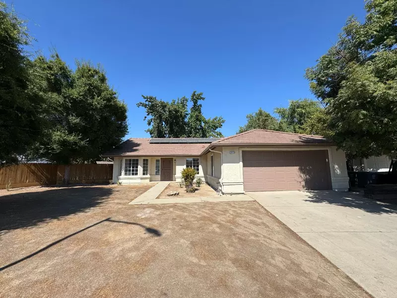 3938 Kelly CIR, Selma, CA 93662