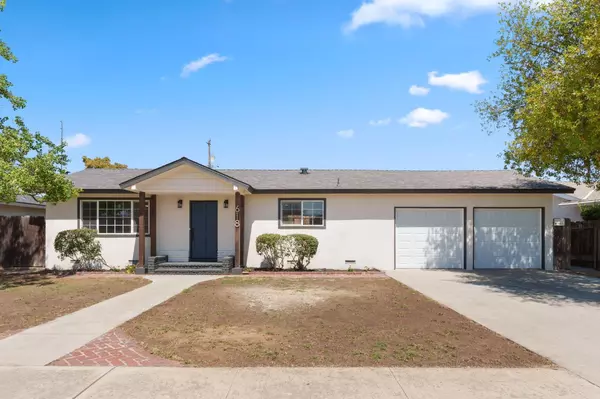 618 W Herbert,  Reedley,  CA 93654