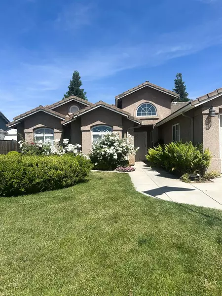 243 Toschi DR, Madera, CA 93637