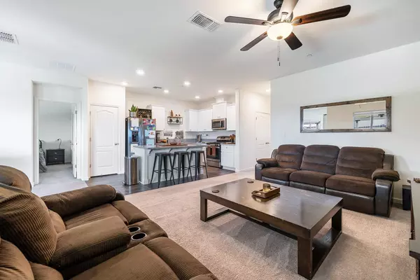 Coalinga, CA 93210,3044 Balboa CT