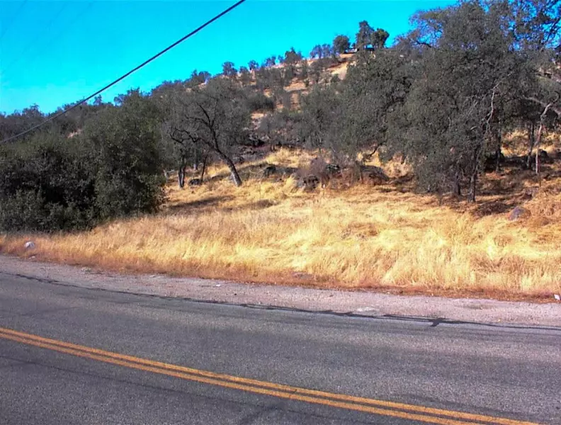 453 Ennis RD, Yokuts Valley, CA 93675