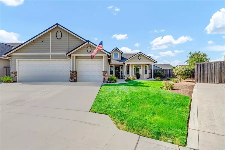 7273 W San Carlos AVE, Fresno, CA 93723