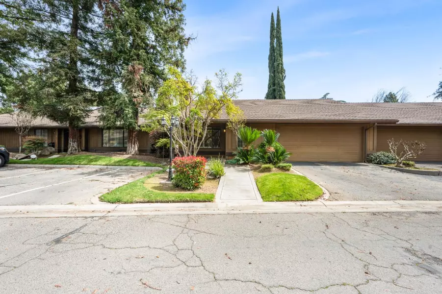 520 W Barstow AVE, Fresno, CA 93704