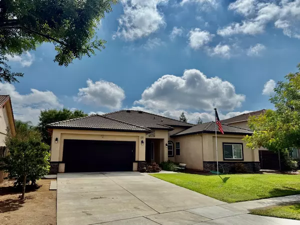 2841 Geary Ave, Sanger, CA 93657